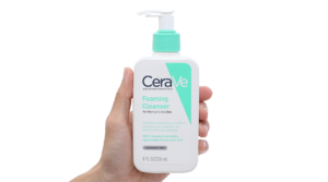 Sữa rửa mặt CeraVe Foaming Facial Cleanser – cứu tinh của gia dầu!